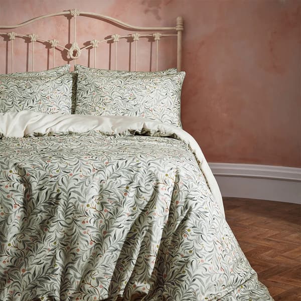EW By Edinburgh Weavers Malory Traditional Contrast Piping Floral Duvet Cover Set