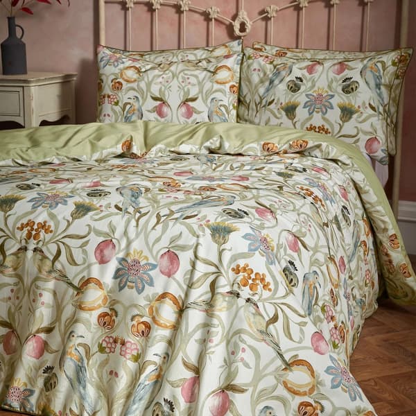 EW By Edinburgh Weavers Liberty Traditional Contrast Piping Floral Duvet Cover Set