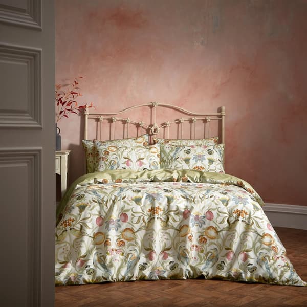 EW By Edinburgh Weavers Liberty Traditional Contrast Piping Floral Duvet Cover Set