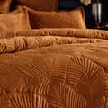 Pikkukuva 3 / 4: Paoletti Palmeria Velvet Quilted Duvet Cover Set