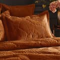 Pikkukuva 2 / 4: Paoletti Palmeria Velvet Quilted Duvet Cover Set