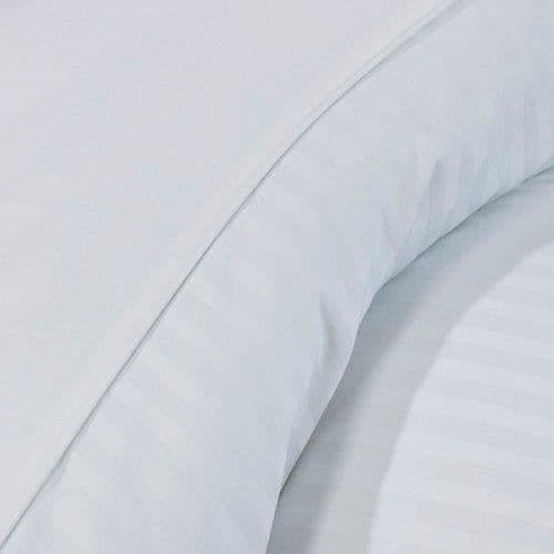 Sängkläder - Dorchester - Ritz - 100% bomull - Vit - 260x220 cm med 2 örngott 50x75 cm