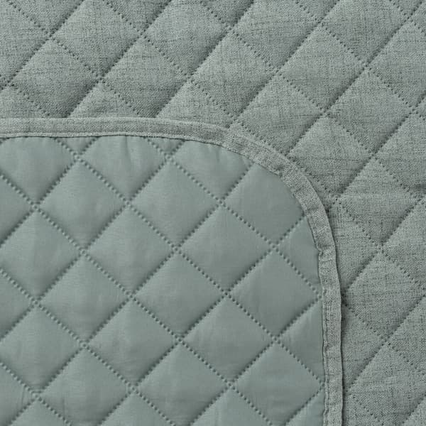 Dekorfilt LEN 170x210 mint quiltad i ett geometriskt mönster