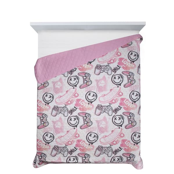 KID 170x210 Design91 Dekorativt kast Vit Rosa Svart Skater Gamer Girl