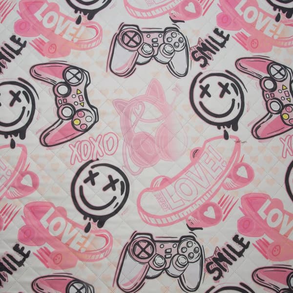 KID 170x210 Design91 Dekorativt kast Vit Rosa Svart Skater Gamer Girl