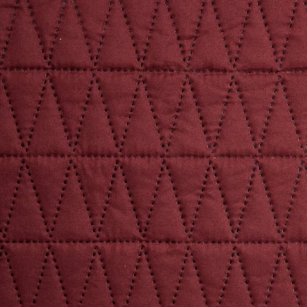 BONI koristeellinen päiväpeite 200x220 tiilenpunainen tikattu geometrisella kuviolla