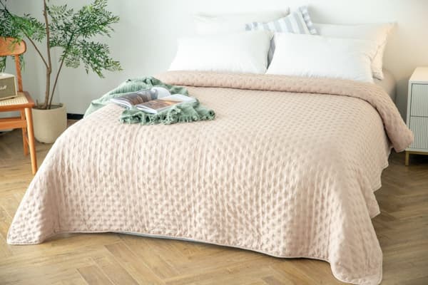 Dekorativt överkast TERRA 220x240 quiltat mörkbeige