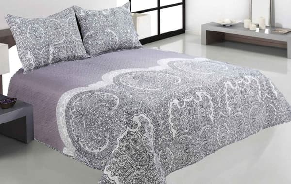 Dekorativt tæppe BLOND 220x240 quiltet lyng ornament