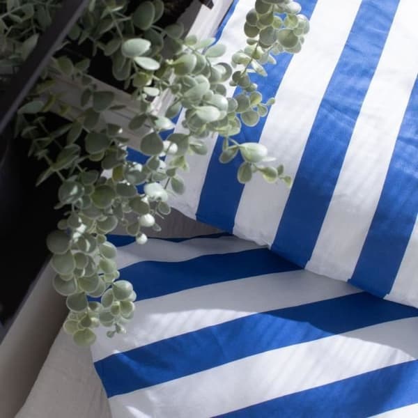 Bäddset - IDAG Summer Stripes - 240x220 cm - 2 personer - randig bomull med tryck