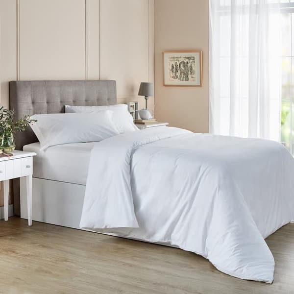 Pikolin Home, påslakanset 100 % andas bomull 200 trådantal Färg Vit, 135/140x190cm