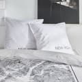 Miniatyrbillede 3 af 4: Sengesæt - TODAY - JAVA - 2 personer - 240x220 cm - Bomuld - New York-print - Hvid