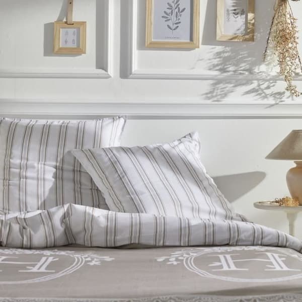 SÄNGKÅDSET TODAY - PÅSLAKAN 220X240 + 2 ÖRNUDD 63X63 - 100% BOMULL 57 trådar - Berenice