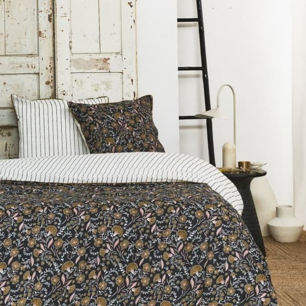 TODAY SÄNGSET - PÅSLAKAN 220X240 + 2 ÖRNUDD 63X63 - 100% BOMULL, trådtäthet 57 - Marigold Indies