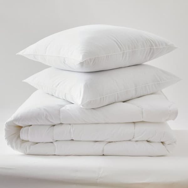 Mycket varmt Blanrêve Duvet Pack 260 x 240 + 2 Kuddar 60 x 60 Polycotton "Comfort" behandlad Anti Mite Soft &amp; vård