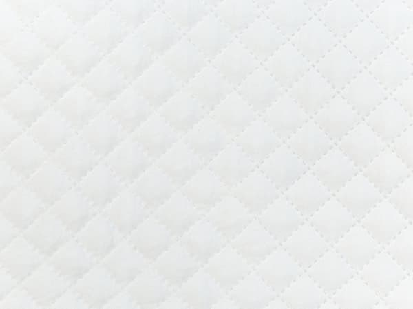Päiväpeitto valkoinen polyesteri kangas 200 x 220 cm tikattu klassinen tyyli