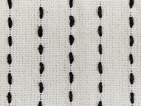 Sengeteppe Off-White Bomullsstoff 220 x 240 cm med Dusker Dekorativt Sengetøy Klassisk Design Soverom