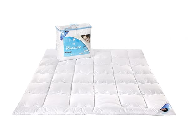 Anti-allergisk dyne 180x200 Medicare hvid 0,90 kg 100% mikrofiber AMW