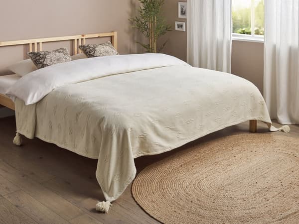 Överkast Beige Chenille Bomullstyg 220 x 240 cm med Tofsar Dekorativ Pläd Sängkläder Klassisk Design Sovrum