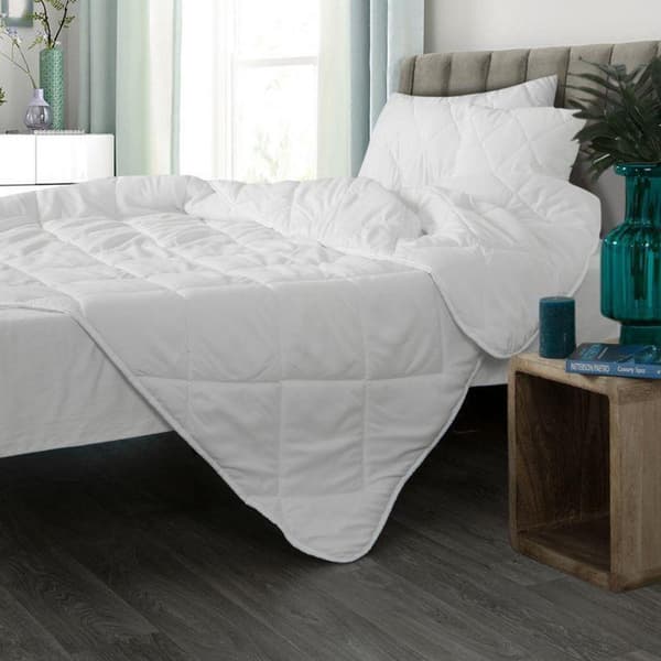 BASIC DESIGN91 QUILTET 160 X 200 CM HVID