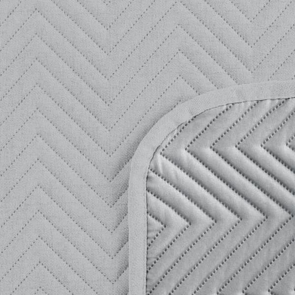 Sängöverkast av LINE 3 200 X 220 CM SILVER