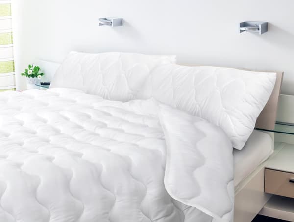 Dyne 220x240 cm helårs anti-allergisk mikrofiber silikone