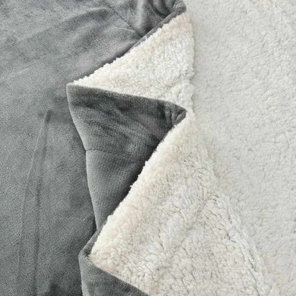 Mikrofiber Sherpa Fleecefilt Täckesfilt 150x200 cm Ljusgrå