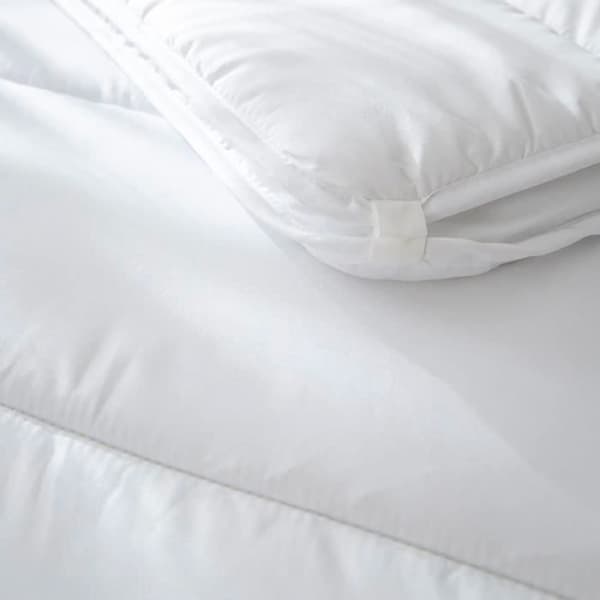 Couette 4 säsonger - ABEIL - Vit - 220x240 - 500g/m² - Polyester Cyclafill