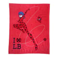 Miniatyrbild 1 av 2: Tryckt fleecefilt - MIRACULOUS - Ladybug Jump - Röd - 125x150 cm - Polyester