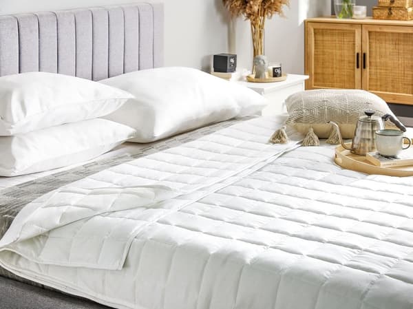 Dubbelt lager året runt-täcke KORAB Polyester 220 x 240 cm Lumarko!