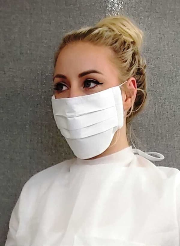 Face mask in white, Washable 90 degrees, mouth guard