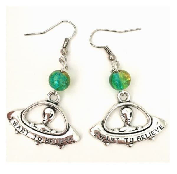 Earrings/Korvakorut - I want to believe - Alien - Yellow/Green