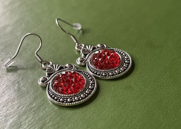 Earrings/Korvakorut - Glitter - Druzy - Victorian - Red