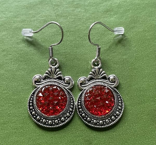Earrings/Korvakorut - Glitter - Druzy - Victorian - Red