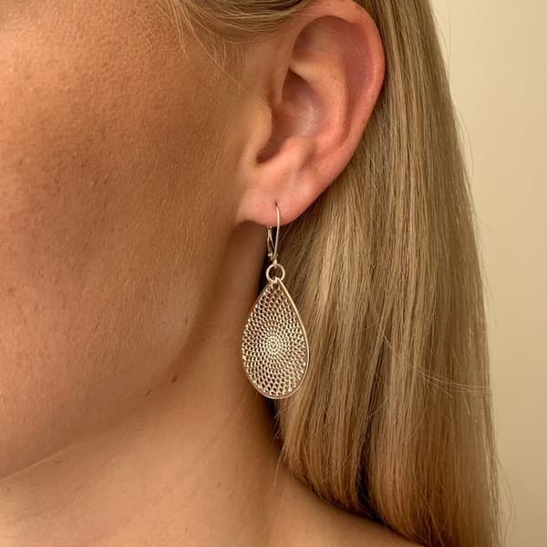 Snö - Jacqueline Small Pendant Ear Plain