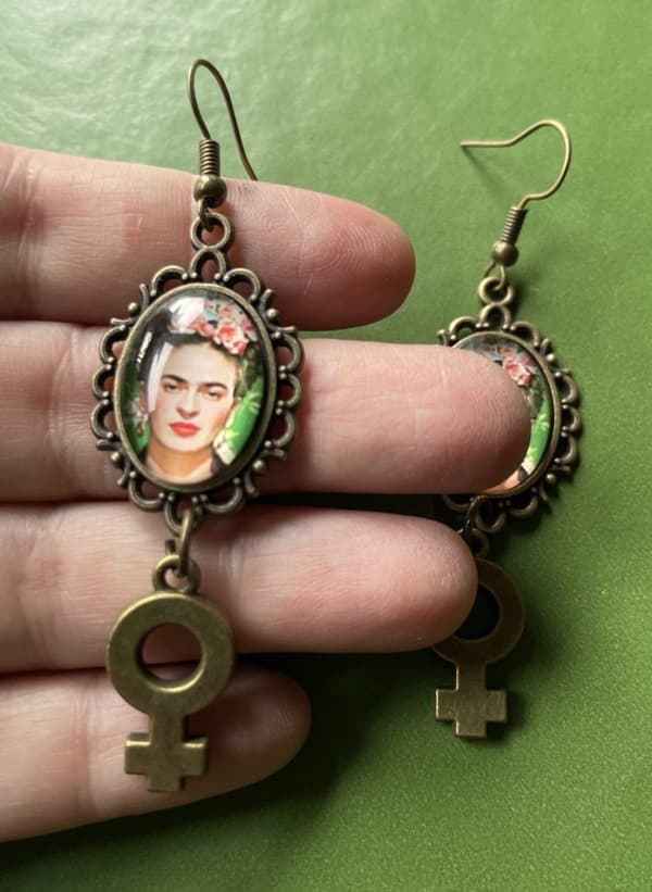 Örhängen Frida Kahlo Brons Feminist Symbol Feminism Venus