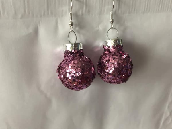 Silver Örhängen till Jul / Christmas - Rosa Glittriga Julkulor