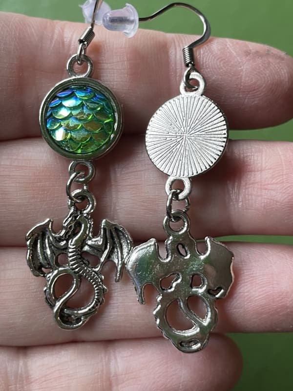 Earrings - Dragon - Scale - Cabochon - Green