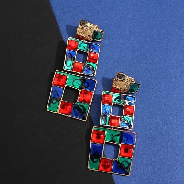 Earring with multicolored squares
