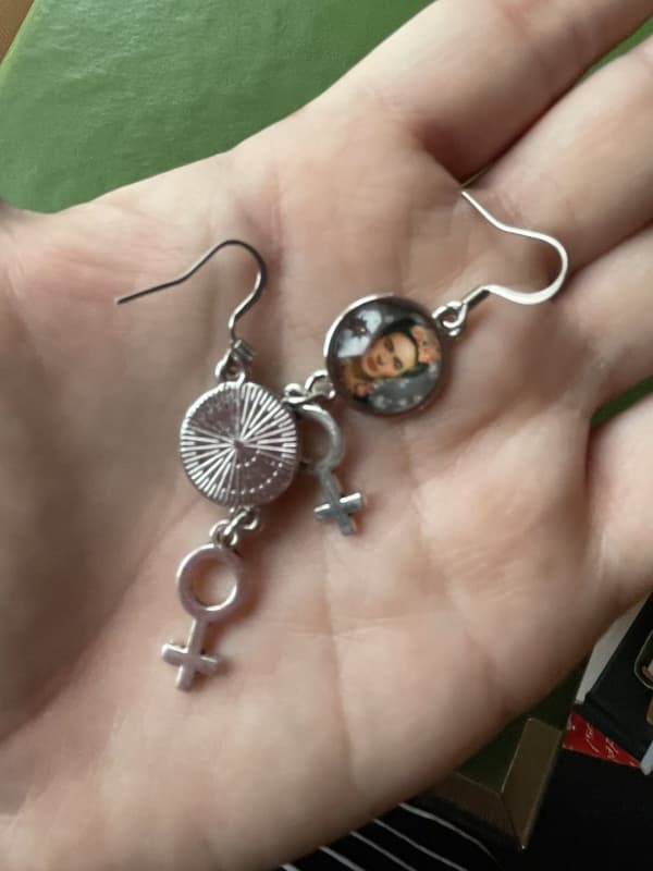 Earrings - Frida Kahlo - Female Symbol