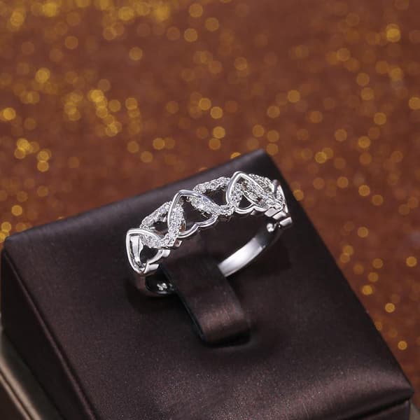 Vacker ring med hjärtan i zirkon och 925 silver