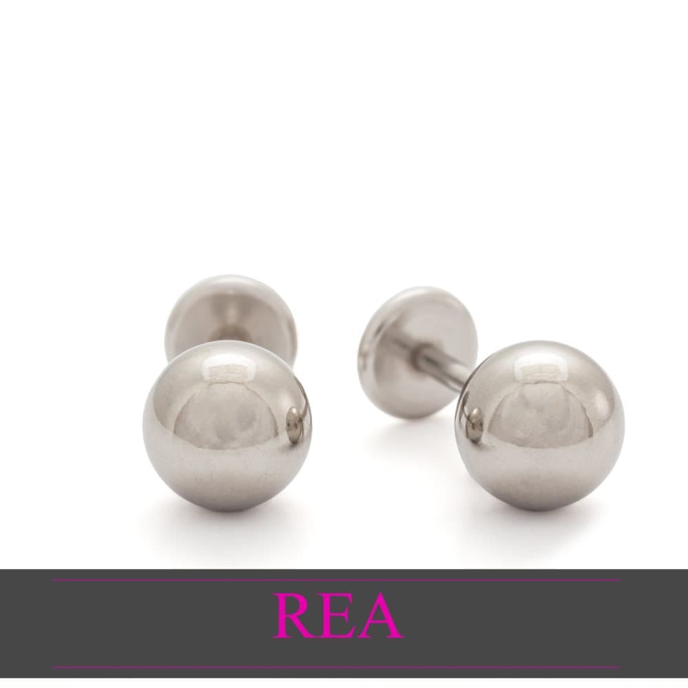 REA! Örhängen med platt baksida, allergivänliga och bekväma: ARIEL TITANIUM 6