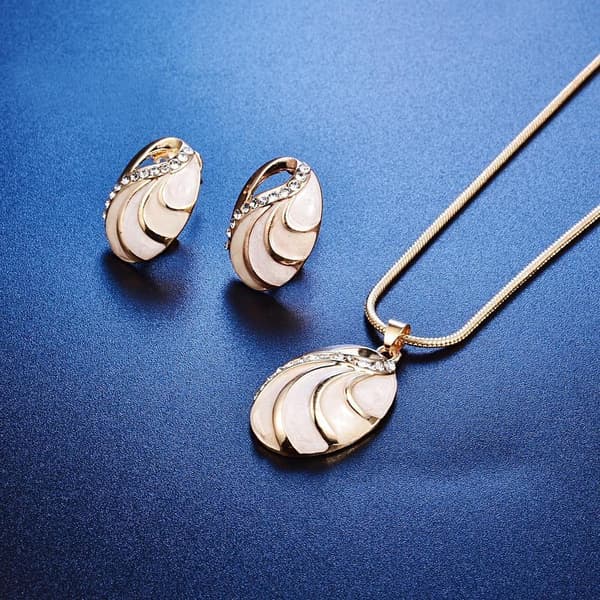 Set with necklace & earrings mother of pearl gilded Christmas present
