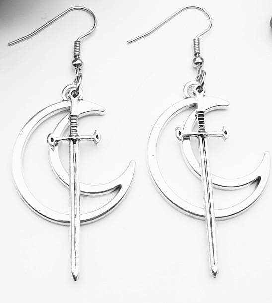 Örhängen Måne Svärd Dagger Crescent Moon Sword
