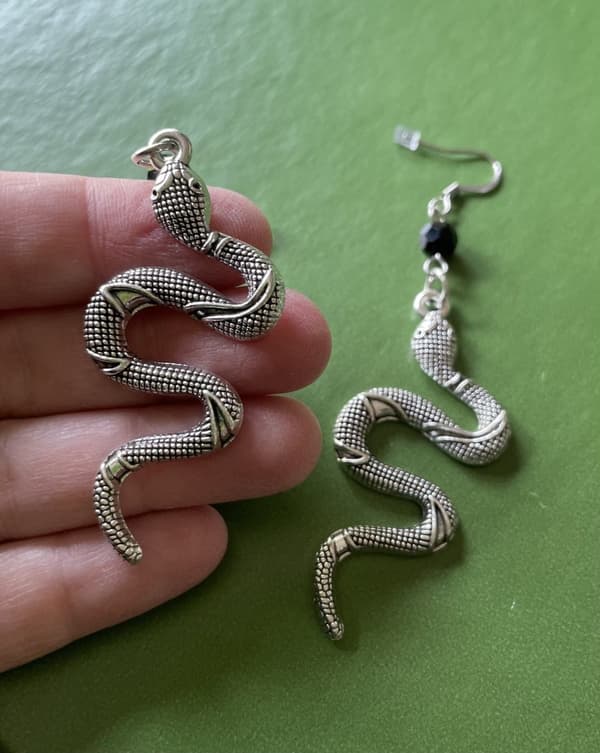 Earrings - Snake - Bead - Black