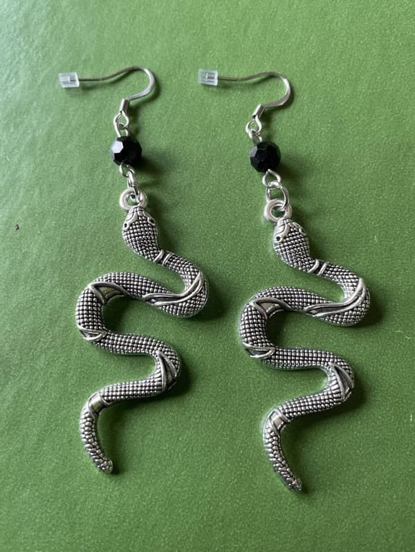 Earrings - Snake - Bead - Black