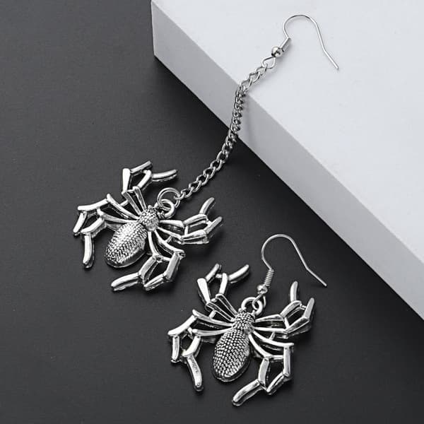 Earrings - Spider - Chain - Asymmetrical