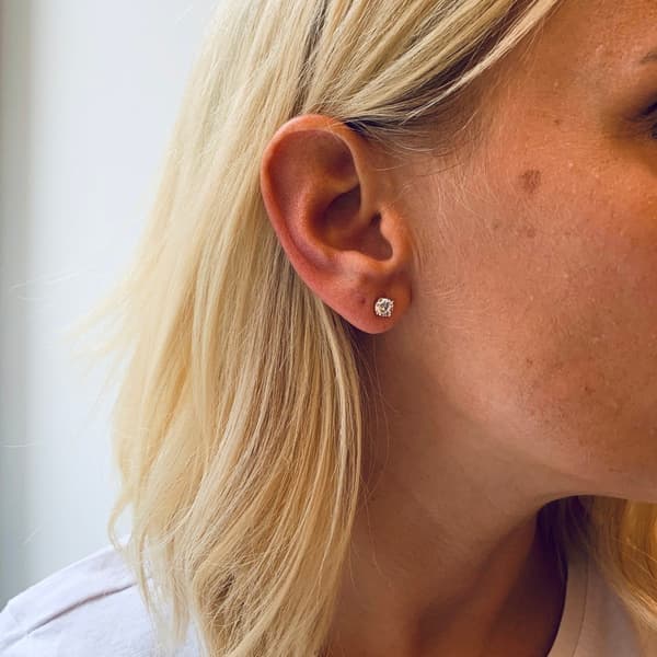 Snö - Lurie Small Stone Earring