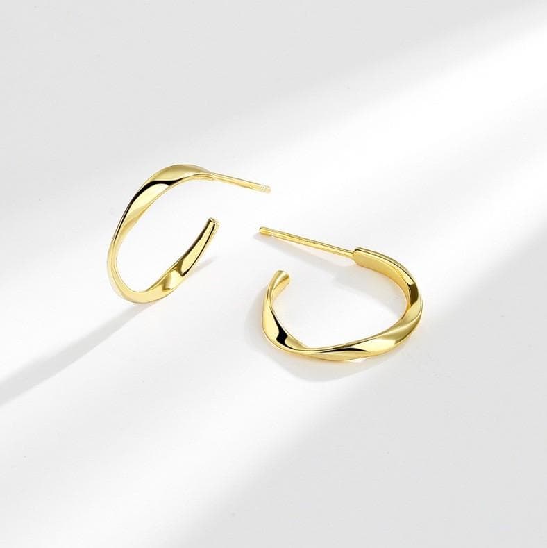 Blanka Enkla Små Tvinnade Hoop Guld Örhängen - Guldpläterade