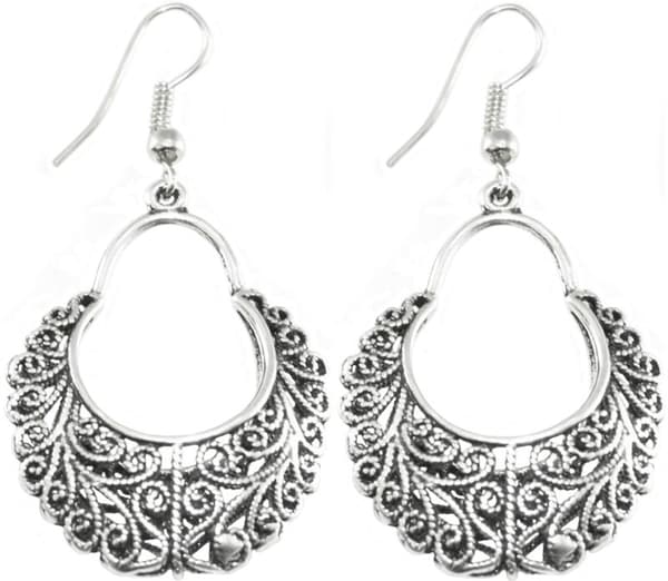 Bohemiska Boho Retro Örhängen i Silver Färg med Etniskt Mönster