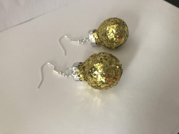 Silver Örhängen till Jul / Christmas - Guld Glittriga Julkulor